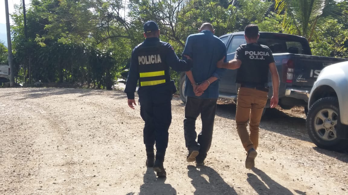 Sospechoso de venta de droga fue detenido esta mañana