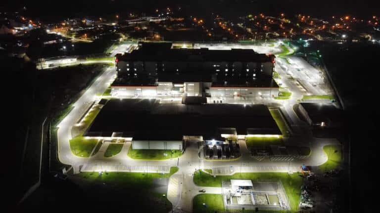 Hospital de Puntarenas de noche